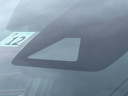 【トヨタセーフティセンス】走行中に前方の車両等を認識し、衝突しそうな時は警報とブレーキで衝突回避と被害軽減をアシスト。より安全にドライブをお楽しみいただけます。