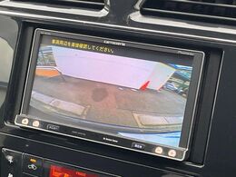 【バックカメラ】駐車時に後方がリアルタイム映像で確認できます。大型商業施設や立体駐車場での駐車時や、夜間のバック時に大活躍！運転スキルに関わらず、今や必須となった装備のひとつです！
