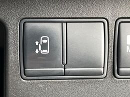 【パワースライドドア】スマートキーや運転席のスイッチでスライドドアの開閉が可能♪電動だから力を入れてドアを開ける必要が無く、小さいお子様でも、重い荷物を持っている時もラクに開け閉めできます♪