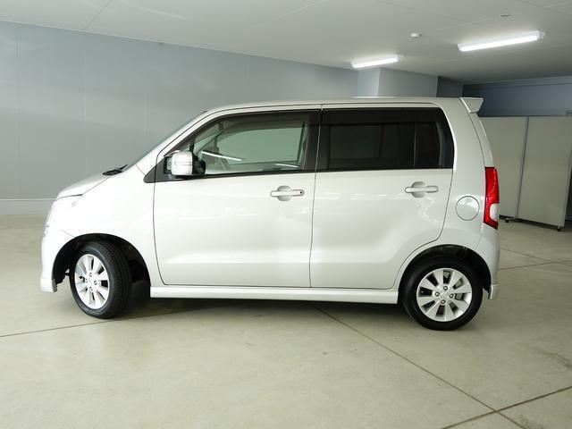 電車でお越しの際は、JR西岐阜駅が最寄駅。事前に連絡いただければ送迎いたします。JR名古屋駅から新快速で西岐阜駅まで約26分。