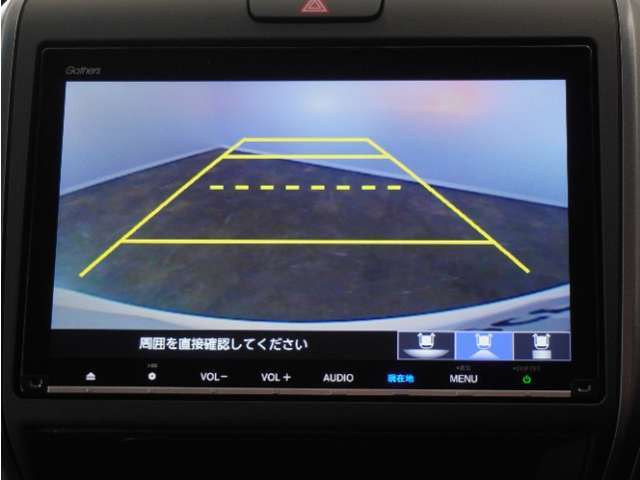 ◆バックカメラ◆リバースにするだけで映ります、後方の安全確認や、狭い駐車場での車庫入れ、雨の日や夜間など視界の悪い時に便利です！安全にバックする為には欠かせない装備です。