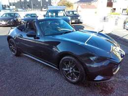 整備は運輸支局から指定を受けた弊社のサービス工場で行います。