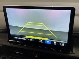 【バックカメラ】駐車時に後方がリアルタイム映像で確認できます。大型商業施設や立体駐車場での駐車時や、夜間のバック時に大活躍！運転スキルに関わらず、今や必須となった装備のひとつです！