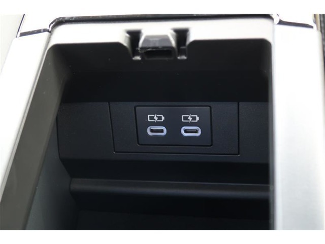 【USB給電】2ポート付いてます！スマホなどの充電に便利♪