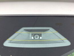 【スズキ　セーフティサポート】走行中に前方の車両等を認識し、衝突しそうな時は警報とブレーキで衝突回避と被害軽減をアシスト。より安全にドライブをお楽しみいただけます。