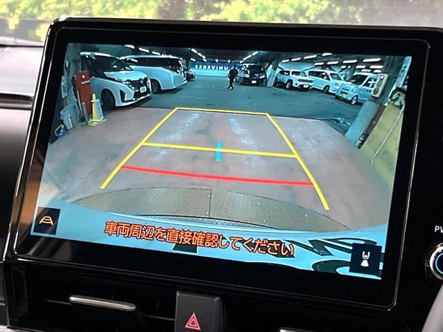 【バックカメラ】駐車時に後方がリアルタイム映像で確認できます。大型商業施設や立体駐車場での駐車時や、夜間のバック時に大活躍！運転スキルに関わらず、今や必須となった装備のひとつです！