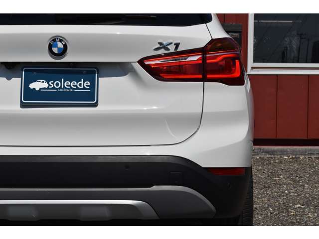 L字型のテールライトもBMWの伝統的なデザインの一つでございます♪　☆電車にてお越しの場合、事前にご連絡を頂けましたら、最寄り駅【JR小針駅】もしくは、【JR新潟駅】までお迎えに上がらせて頂きます☆