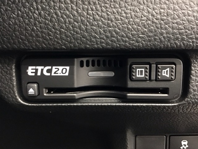 ETC付きで高速道路をノンストップ・キャッシュレスで利用出来ます！スマートインターの出入りも利用可能でとても便利です！