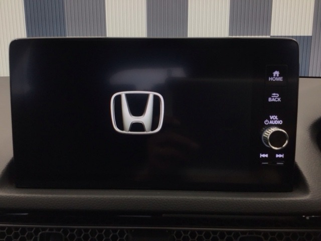 純正スマートナビ付きです！ホンダコネクト対応、フルセグTV視聴、Bluetooth・ミュージックプレーヤー接続可能です！