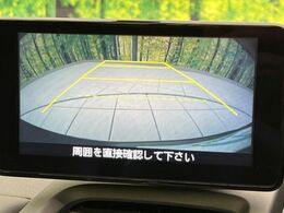 【バックカメラ】駐車時に後方がリアルタイム映像で確認できます。大型商業施設や立体駐車場での駐車時や、夜間のバック時に大活躍！運転スキルに関わらず、今や必須となった装備のひとつです！