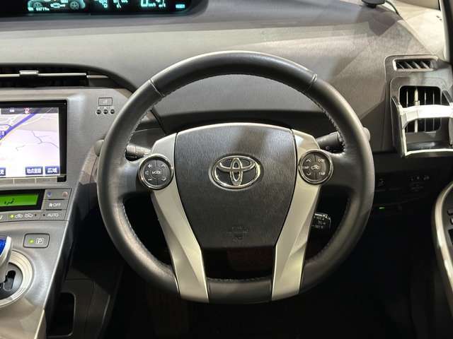 当店は整備工場以外にも自社板金工場も完備！！保険事故はもちろん、ちょっとしたキズ凹みの修理も格安にて承ります。