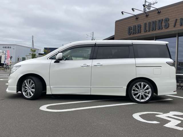 当店はキーパーコーティングのプロショップです。納車時に資格を取得したプロのスタッフが施工致します。
