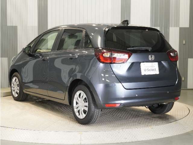 色々なお店で販売しているHonda車ですが、アフターサービスも全てお任せ頂けるのは「HondaCars正規販売店」だけ！ご納車後もお住まいの地域の販売店にて　アフターサービスをお任せいただけます。