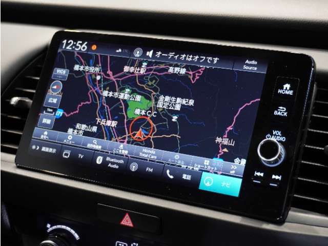 【ナビゲーション】起動までの速度と地図を検索する速度が最大の魅力。初めての道でも安心・快適なドライブをサポート出来ます。操作も簡単で、ストレスフリーなドライブを提供。