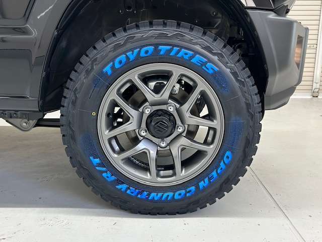 175/80R16タイヤ＆16インチホイールが装備されています。