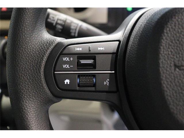 ステアリングリモコン：運転中でもオーディオ操作が手元で行えますよ～♪