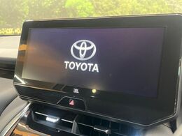 【12.3型ナビ機能付きディスプレイオーディオ】ナビ機能搭載の他、お持ちのスマートフォンと連携して、ナビやbluetoothでの音楽再生が可能です♪