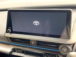 【12.3インチディスプレイオーディオ】スマートフォンと連携が可能な大画面ディスプレイオーディオです。スマートフォンのナビ機能を使用したり、Bluetooth接続で音楽もお楽しみいただけます！