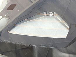 【プリクラッシュセーフティ】前方の車両等を検知し、衝突しそうな時は警報で注意を促し、ブレーキを踏む力をサポート。ブレーキを踏めなかった場合は衝突被害軽減ブレーキが作動、衝突回避をサポートします。