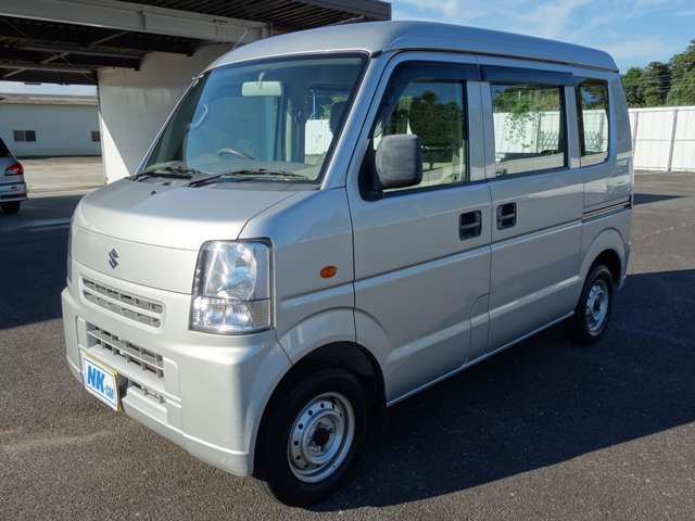 ヘッドライト　コーティング施工も行っています。ヘッドライトが綺麗だとお車の印象も違います♪詳細はスタッフまでお問い合わせください。