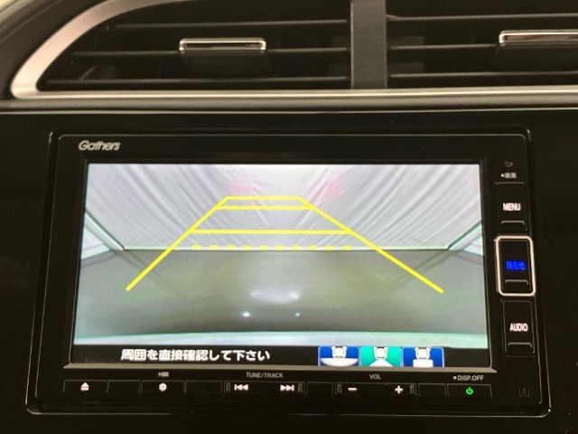 バックモニターです！ バック時目視しにくいクルマの周囲をカメラで映し出し、安全・安心駐車をサポート♪バックの苦手な方も後ろがハッキリ見えるので安心です！
