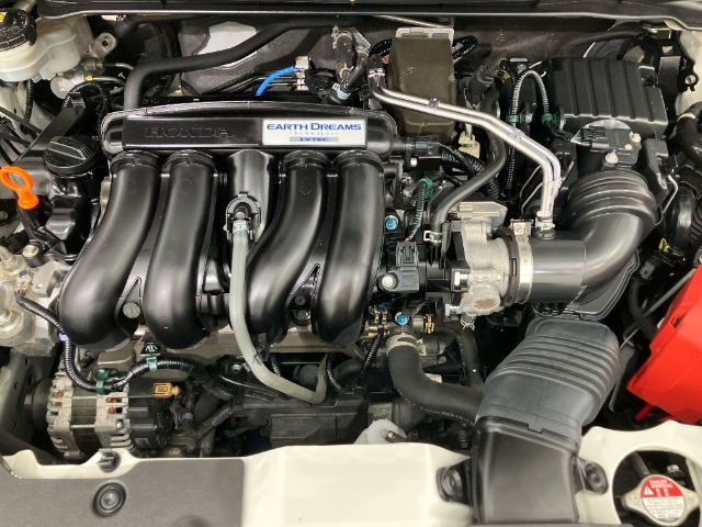 ★エンジンルーム★ スチーム洗浄でキレイに仕上げております（*＾-＾*）ご納車前にはしっかり点検させて頂いておりますのでご安心ください♪