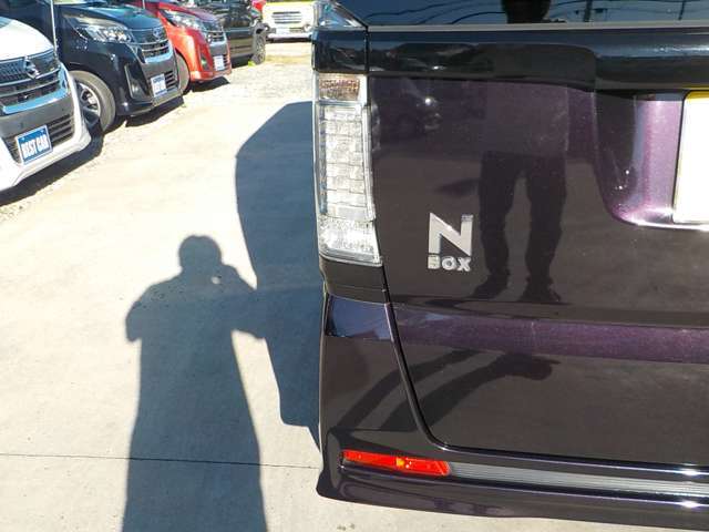 総在庫400台以上の中からスタッフがお手伝いさせて頂きますので、お探しのお車がきっと見つかります。お気軽にお問い合わせ下さいませ☆