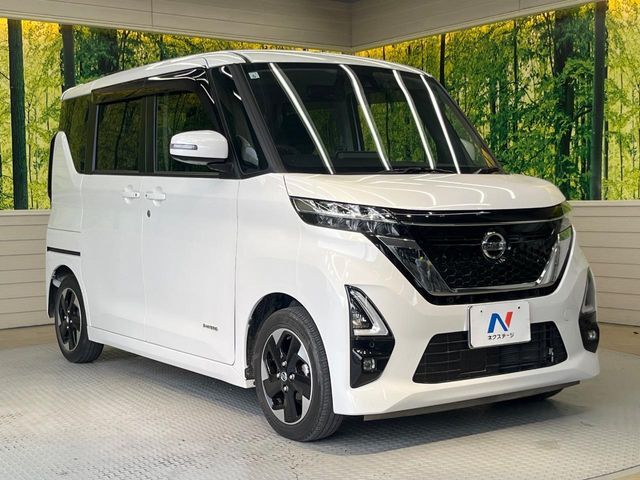 大好評のボディコーティング「弾スプラッシュコート」もご納車までに施工可能。通常のガラスコートと異なる、耐久年数6年の無機質ガラスコーティングが、ボディをキレイな状態に保ってくれます。