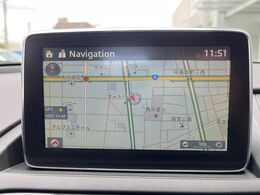 【メーカー純正ナビ】インテリアに溶け込むスタイリッシュな「専用設計」メーカーナビを装備♪視認性や操作性など基本性能にも優れ、より上質なカーライフをお楽しみいただけます。