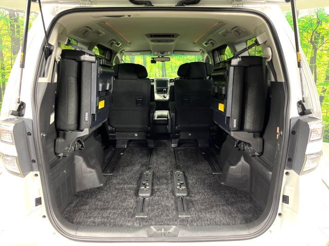 【パワーバックドア】スマートキーや運転席のボタンを押すだけでリアゲートが自動で開閉します！荷物を持っている時や、高い位置にあるバックドアを閉める際に便利な機能です♪