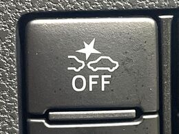 【スマートアシスト】走行中に前方の車両等を認識し、衝突しそうな時は警報とブレーキで衝突回避と被害軽減をアシスト。より安全にドライブをお楽しみいただけます。