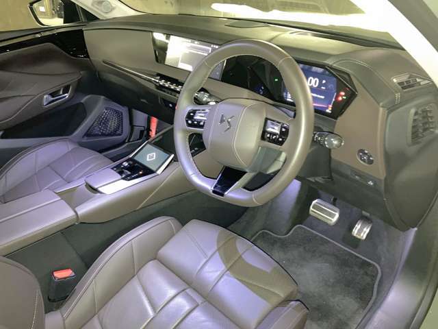 掲載台数・駐車スペースが限られている為、全車両期間限定での販売で御座います。ご来店が難しいお客様は、オンラインでも詳しくご案内できますので、お気軽にお声がけくださいませ。→03-6555-0053