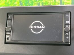 【純正ナビ】人気の純正ナビを装備。オーディオ機能も充実しており、Bluetooth接続すればお持ちのスマホやMP3プレイヤーの音楽を再生可能！毎日の運転がさらに楽しくなります！！