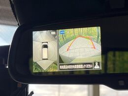 【アラウンドビューモニター】専用のカメラにより、上から見下ろしたような視点で360度クルマの周囲を確認することができます☆死角部分も確認しやすく、狭い場所での切り返しや駐車もスムーズに行えます。