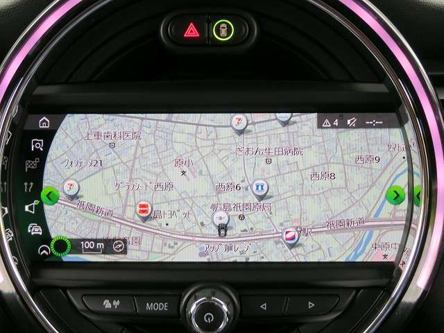 ◆iDriveを装備。操作系統をディスプレイから独立させることで、人間工学に基づいた最適な運転環境を実現しております。◆