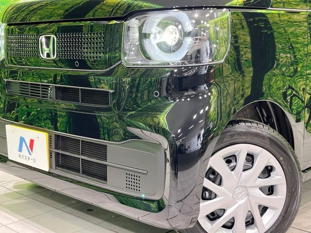 【LEDヘッドライト】悪天候や夜間走行時も良好な視界を確保し安心して運転できる高輝度LEDヘッドライトを装備！点灯速度が早く、消費電力も抑えられています。
