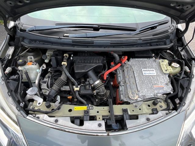 親切・丁寧な専門メカニックスタッフが応対！・車検・点検整備・事故等の修理などアフターサービスも安心。お車のカスタマイズもネクステージのサービススタッフまでご相談ください！