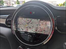 先進のBMW　タッチパッド付きi-driveとほぼ同性能のHDDナビゲーションになります。USBインターフェースやブルートゥースオーディオなど様々な先進機能をお楽しみいただけます。