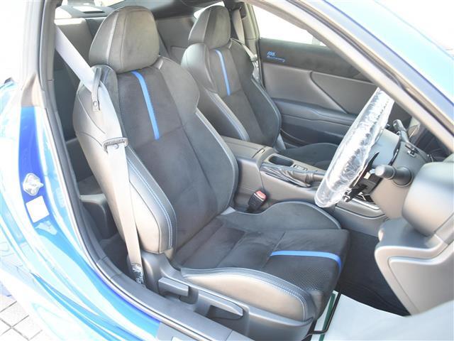気になる車はすぐにお問い合わせください！画面右側の0066から始まる無料ダイヤルからお問い合わせ下さい！専門スタッフがお車のご質問にお答えいたします！
