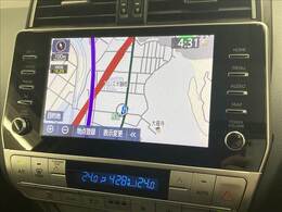 【純正ナビ】一体感のあるナビは、高級感ある車内を演出してくれます。Bluetooth再生などオーディオ機能も充実しておりますので、運転もより楽しめます♪