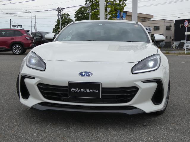 【フロント】スバルの認定中古車は、徹底したチェックと点検整備により安心してお乗りいただけます。全国のスバルディーラーのサービスネットワークであなたをサポートします。詳しくは0569-32-4010まで