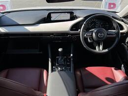 インパネ周りの画像です。店舗にて現車の確認もいただけますので、お電話で在庫のご確認の上是非ご来店くださいませ！！！ワクワクするクルマ選びをご提案します！