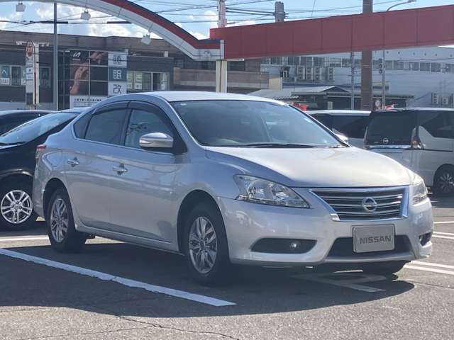 日産　シルフィX　入荷しました！
