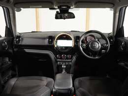 ■高年式、低走行、装備や価格に魅力があるなど、専門店の目線で厳選した高品質なミニのみ厳選し、約250台以上の新旧ミニの中からお気に入りの1台をお選びいただけます■マッチした1台がきっと見つかりますよ♪