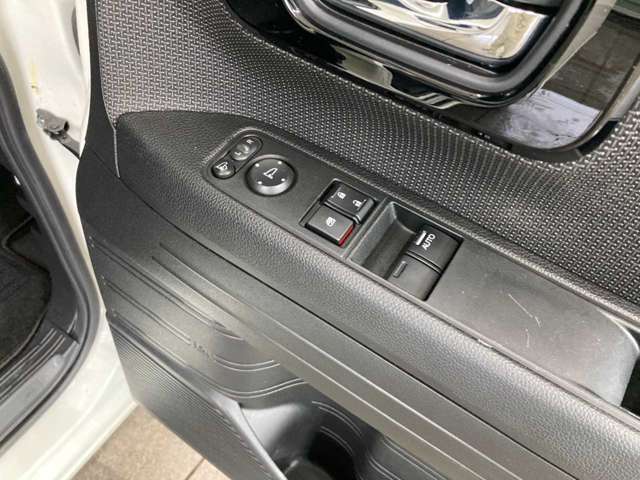 【ダイレクト販売】当店のお車はお客様より直接買取りさせていただいたお車です！修理・板金の履歴や使用状況までもご案内可能です！！また中間コストをカットして直接店舗販売致しますのでとってもお得！！！