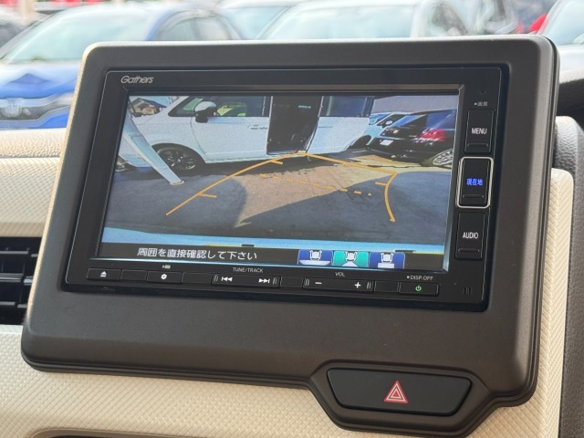 バックカメラのお写真です。駐車が苦手な方でも楽に駐車が行えますね♪