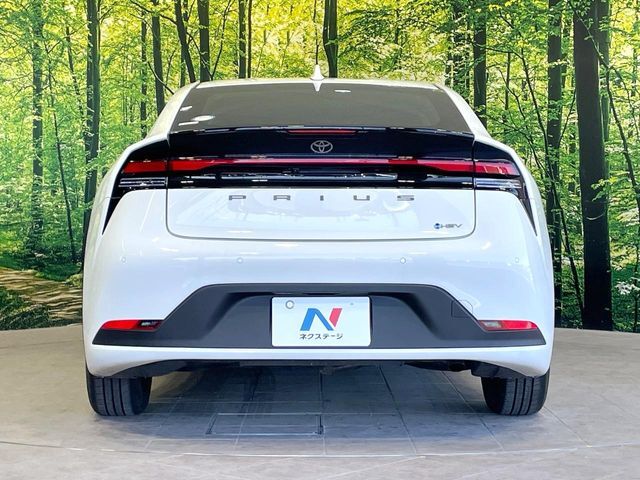 安心の最長10年・走行無制限保証（有償）をご用意。保証内容も充実はもちろん、無料点検＆オイル交換や、年中無休の全国・24時間ロードサービスも付帯されておりますのでご安心下さい。