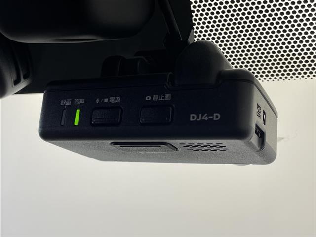 【ドライブレコーダー】映像・音声などの運転中の記録を残します。事故などを起こした起こされた時の証拠になりえますので、もしも時でも安心ですね。