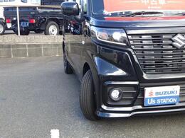 明るく省電力なLEDヘッドランプにオートライトも標準装備です。夜間の走行や霧などにはフォグランプ装備が安心です。ライトも乱反射しにくいです。