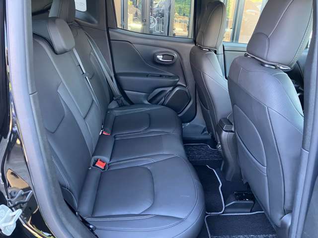 別途有償で認定中古車保証2年にもご加入頂けます。詳しくは店舗スタッフまでお問合せ下さい。